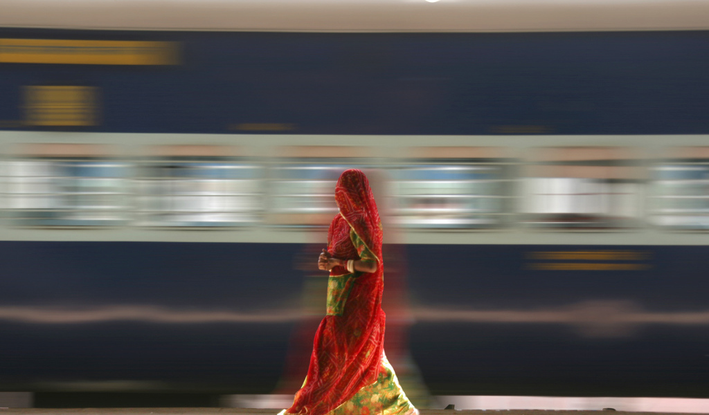 Индианка и поезд