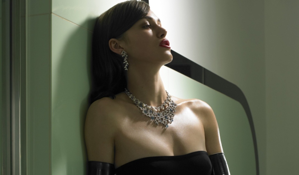 Драгоценности на шее Киры Найтли