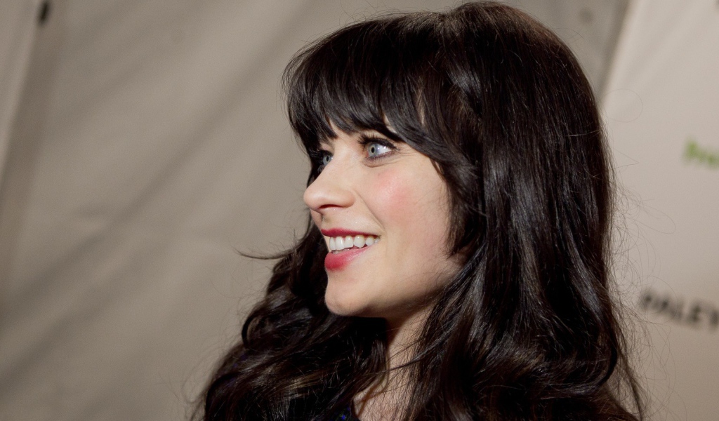 Актриса и певица Зоуи Дешанель