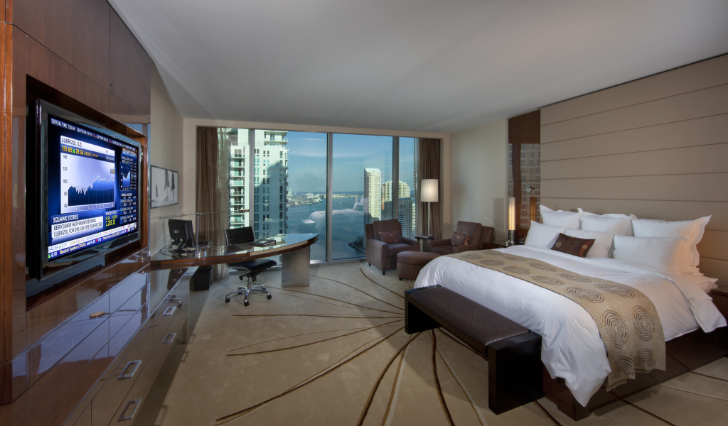 Спальня с телевизором