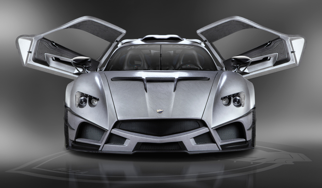Суперкар Mazzanti Evantra Millecavalli 2017, серебристого цвета 