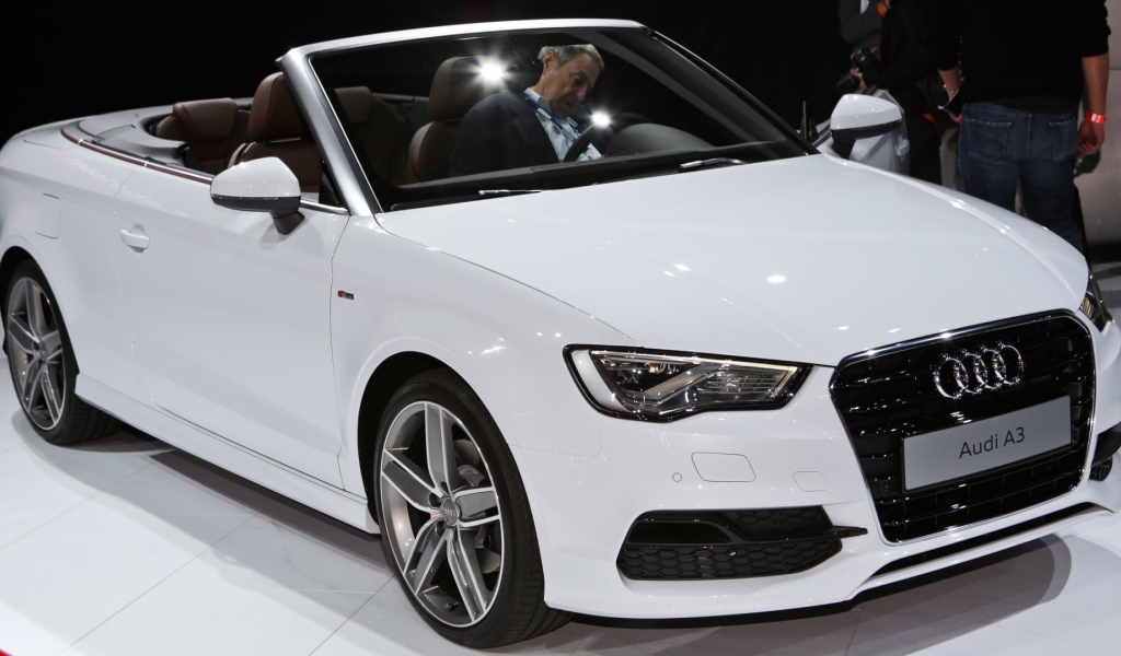 Белоснежный стильный Audi A3 2017 