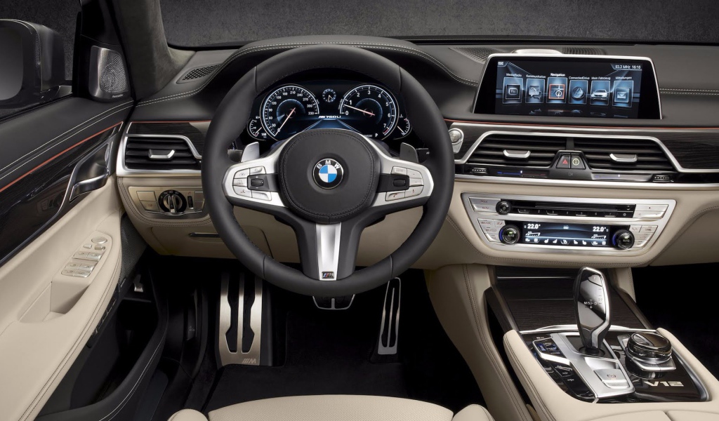 Кожаный салон BMW M760Li xDrive 2017