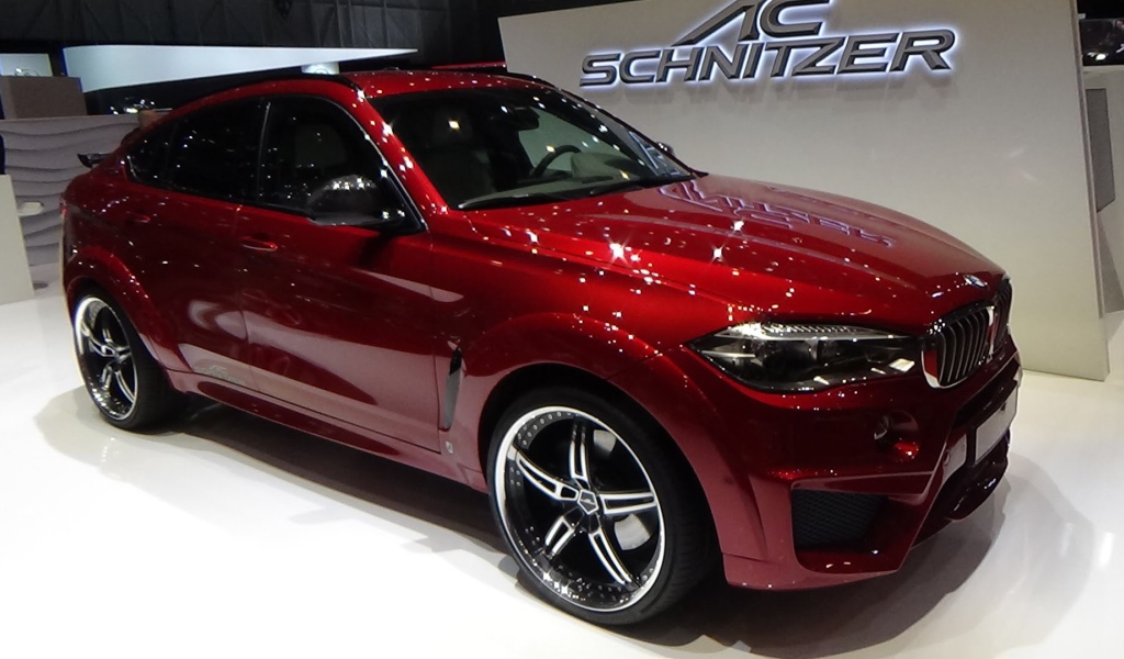 Презентация красного BMW X6 M50d xDrive 2017 