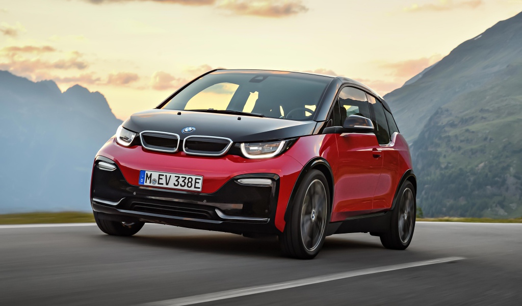 Миниатюрный электромобиль BMW i3s, 2018 года