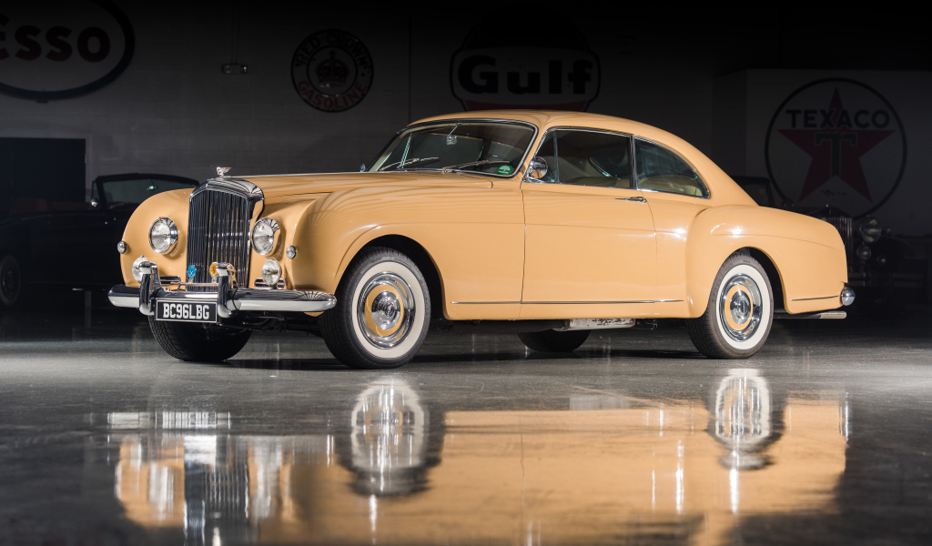 Ретро автомобиль Bentley S1 Continental Sports Saloon by Mulliner LHD 
