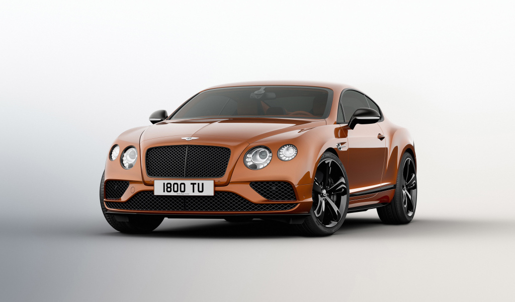 Автомобиль  Bentley Continental GT, 2017 на белом фоне 