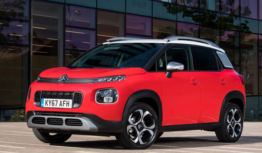 Красный кроссовер Citroen C3 Aircross, 2017