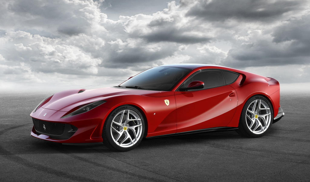 Бордовый спорткар Ferrari 812 Superfast, 2017 