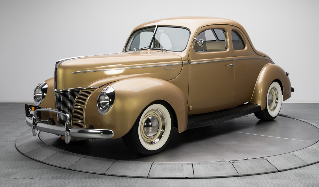 Brown retro car Ford V8 Deluxe Coupe 1940