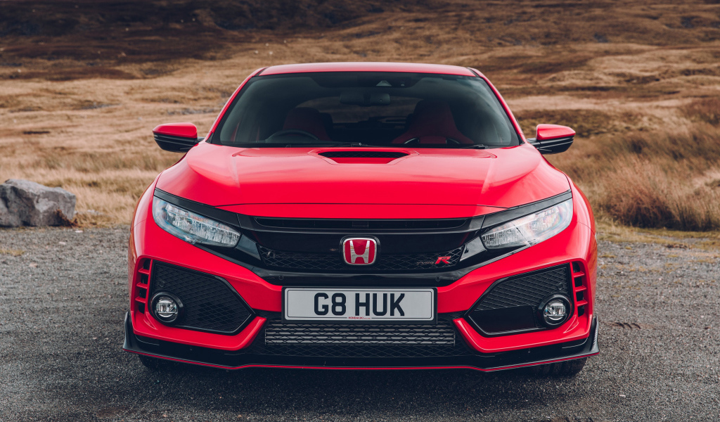 Красный автомобиль Honda Civic Type R, 2018 вид спереди