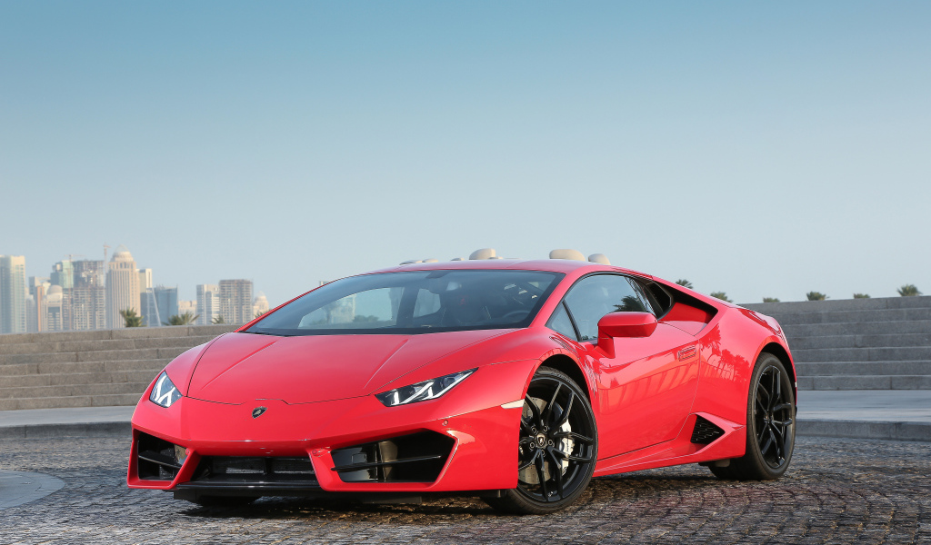 Красный спортивный автомобиль Lamborghini Huracan