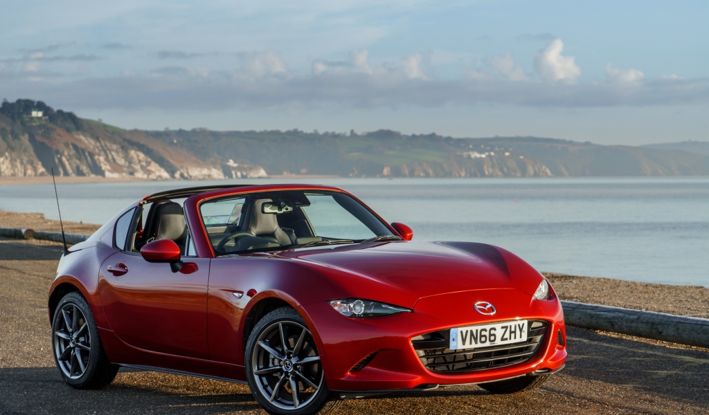 Японский автомобиль Mazda MX-5 RF GT, 2017 красного цвета 