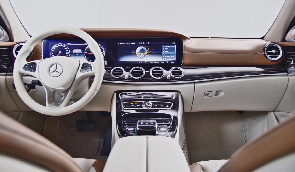 Салон Mercedes-Benz E-Class 2017 года