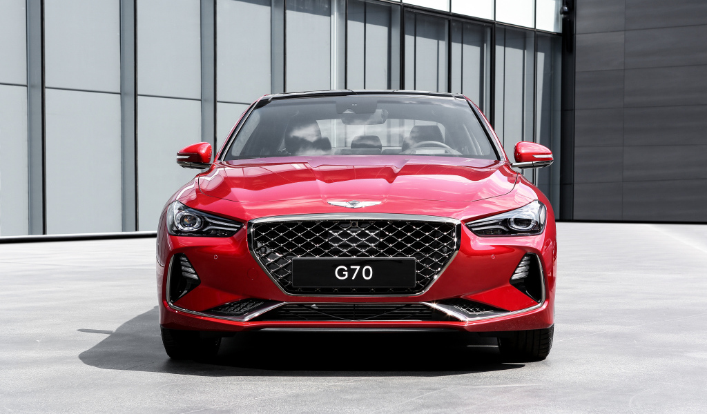 Красный автомобиль седан  Genesis G70, 2018 вид спереди