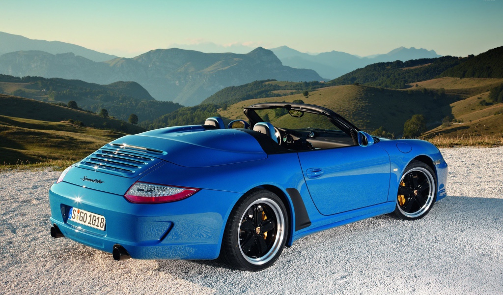 Синий кабриолет Porsche 919, вид сзади 