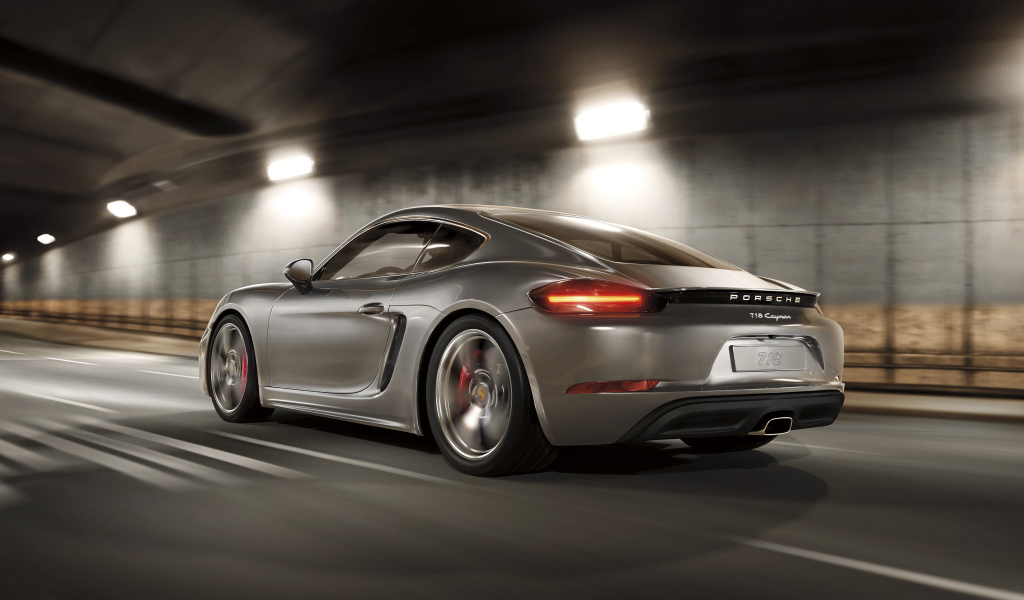 Спортивный автомобиль Porsche 718 Cayman GT4, 2018 вид сзади