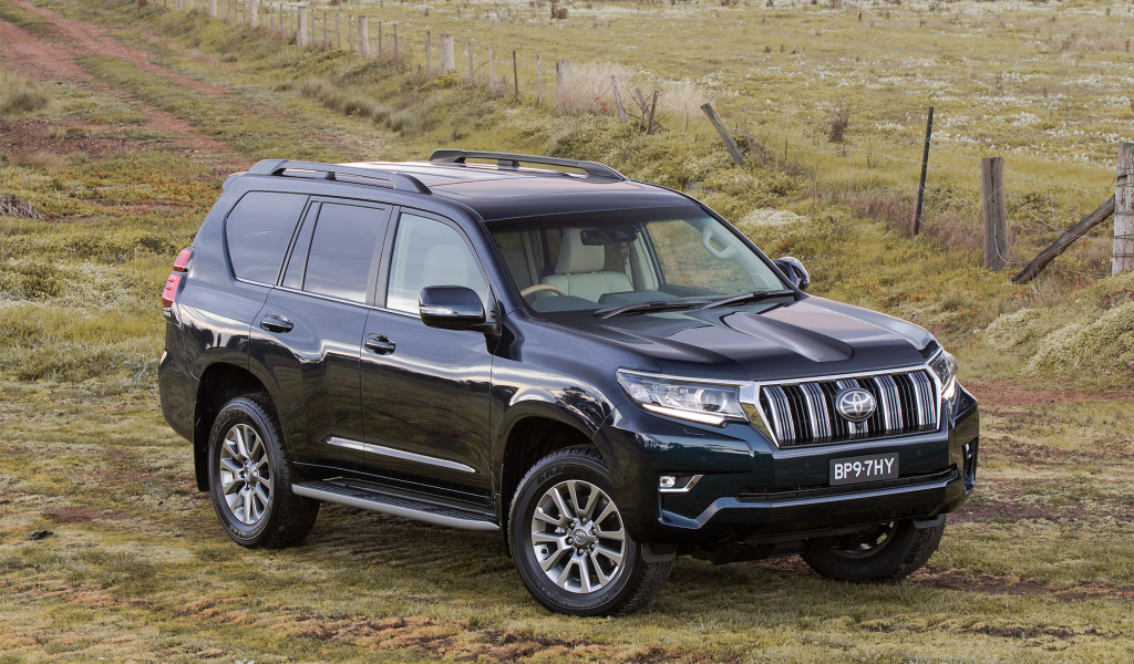 Черный внедорожник Toyota  Land Cruiser Prado, 2017