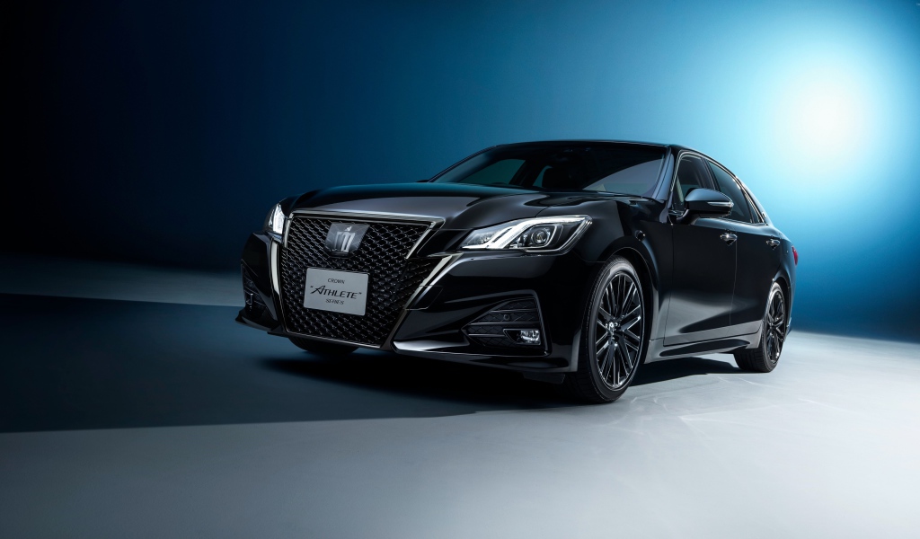 Стильный новый автомобиль Toyota Crown Athlete, 2017