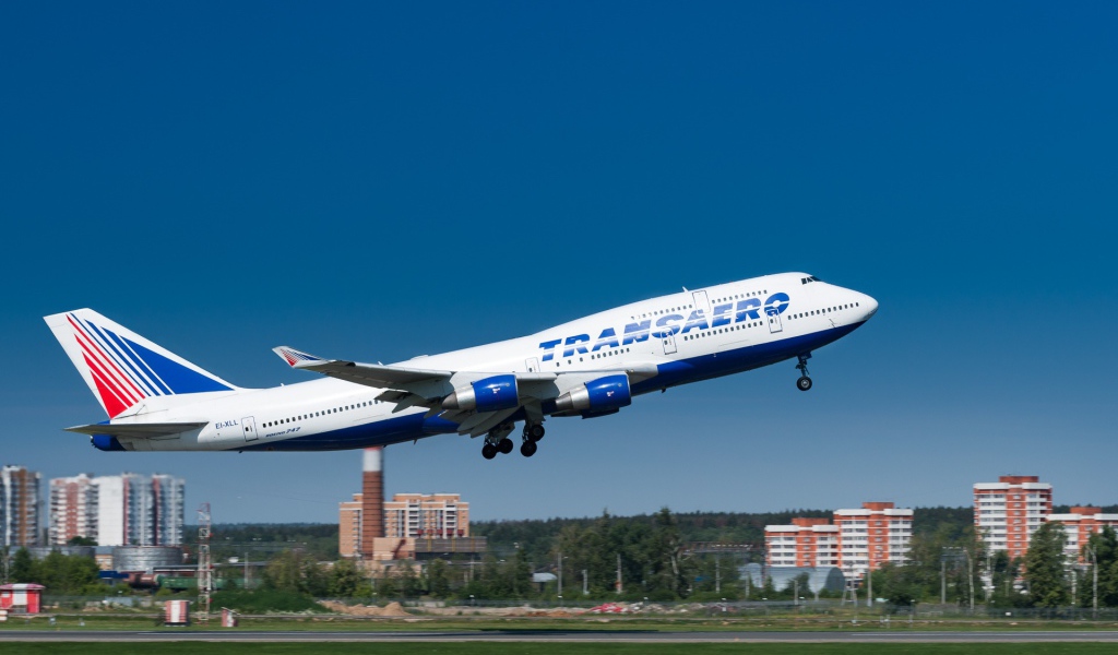 Boeing 747-412 EI-XLL  российской авиакомпании Transaero 