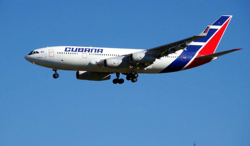 Самолет Ил-96 кубинской авиакомпании Cubana 