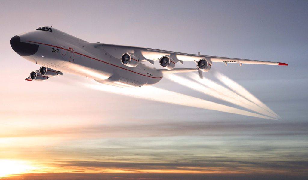 Реактивный самолет АН-225 Мрия на взлете 