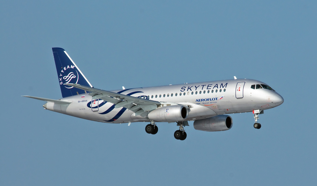 Пассажирский самолет авиакомпании Аэрофлот 