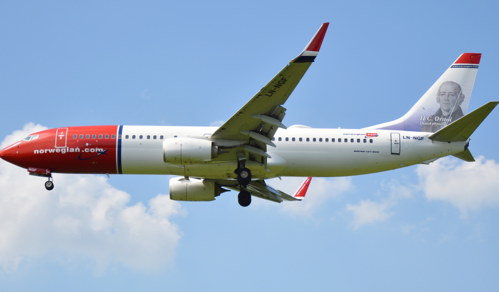 Самолет  Boeing 737 норвежской авиакомпании Norwegian Air Shuttle 