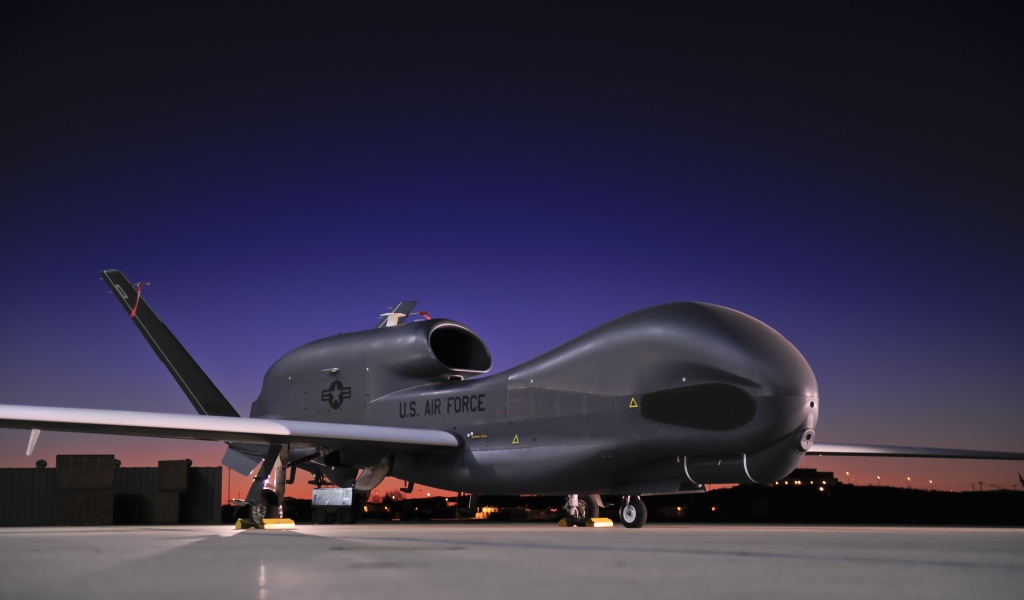 Беспилотный летательный аппарат RQ-4 Global Hawk