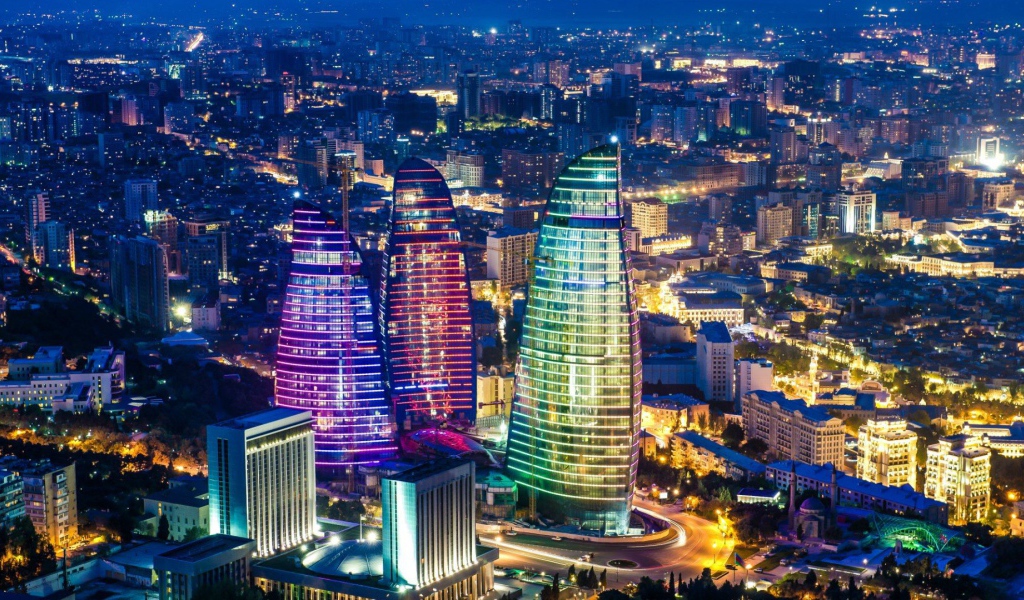 Пламенные башни вечером  Баку 