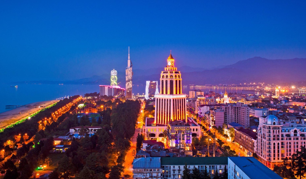 Красивый вечерний  город Батуми 