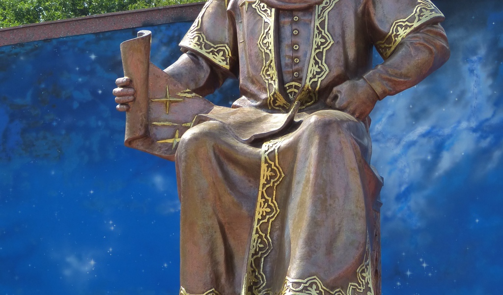 Памятник Мирзо Улугбеку город Самарканд 