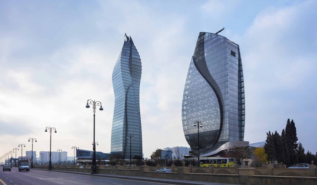 Socar Tower и Azersu Office Tower - высотные здания Баку