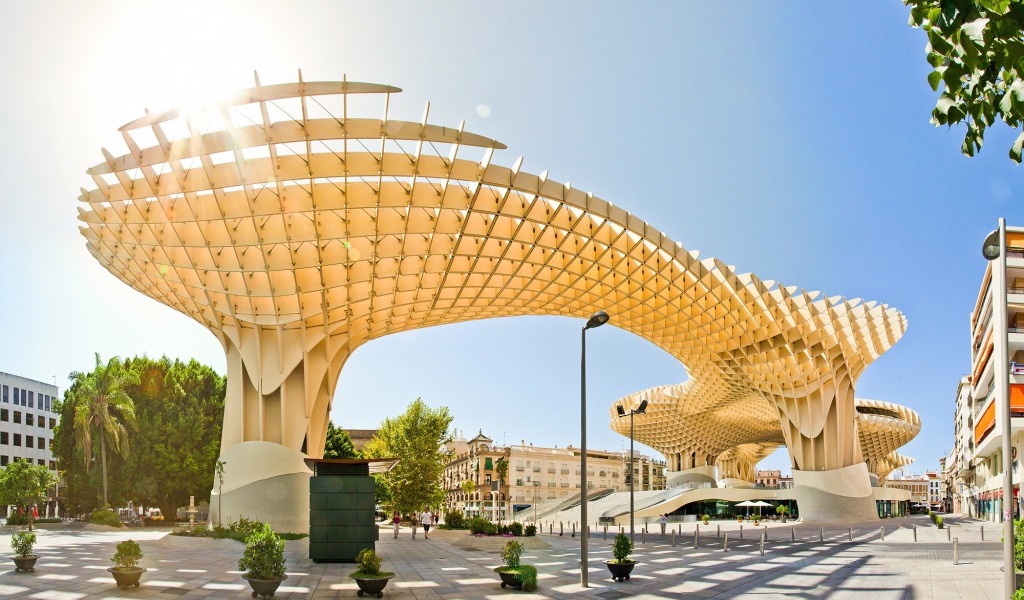 Необычное здание Метрополь Парасоль, Севилья. Испания 