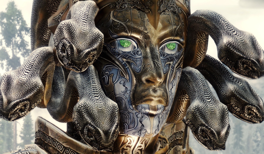 Статуя мифического существа Медузы 