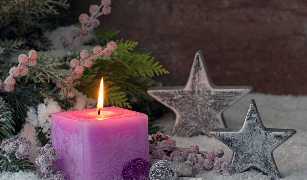 Фиолетовая горящая звезда со звездами