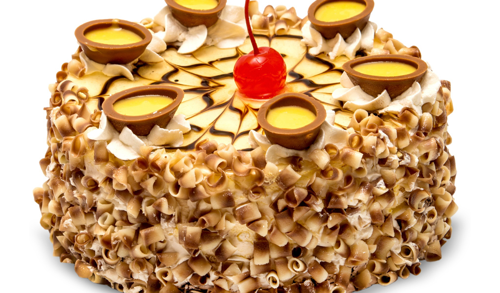 Аппетитный торт с шоколадом и вишней на белом фоне  