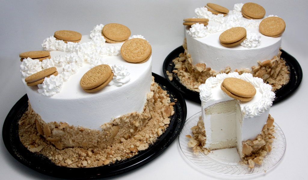 Аппетитные торты с белым кремом и печеньем Орео