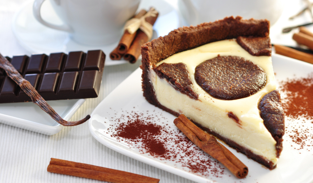 Чизкейк с шоколадом, печеньем и корицей