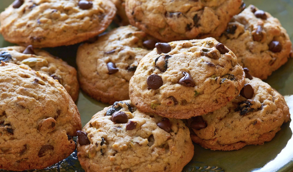 Вкусное круглое печенье с шоколадной крошкой 