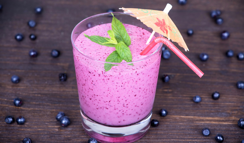 Черничный коктейль с мятой