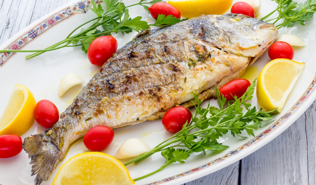 Аппетитная жареная рыба с золотистой корочкой 