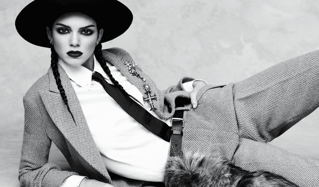 Американская модель Кендалл Дженнер, черно белое фото 