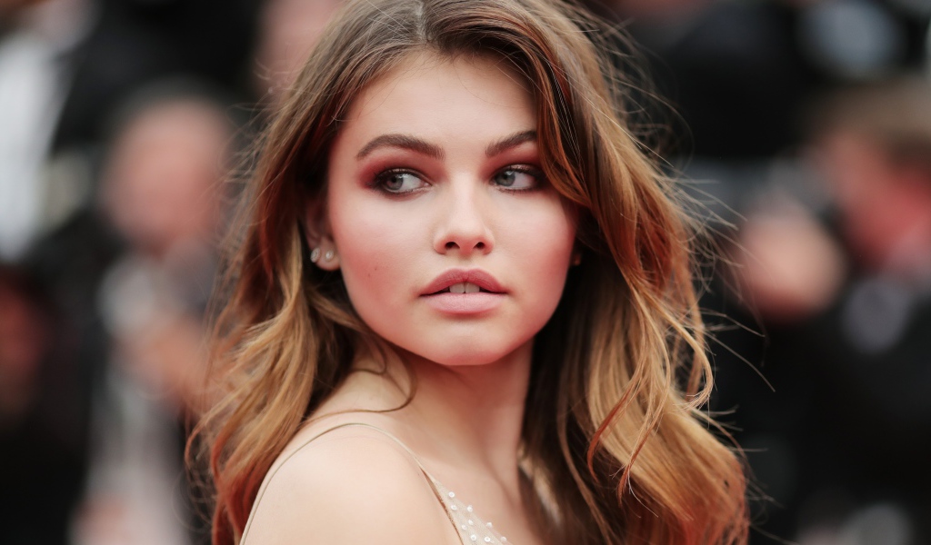 Молодая девушка фотомодель Тилан Блондо