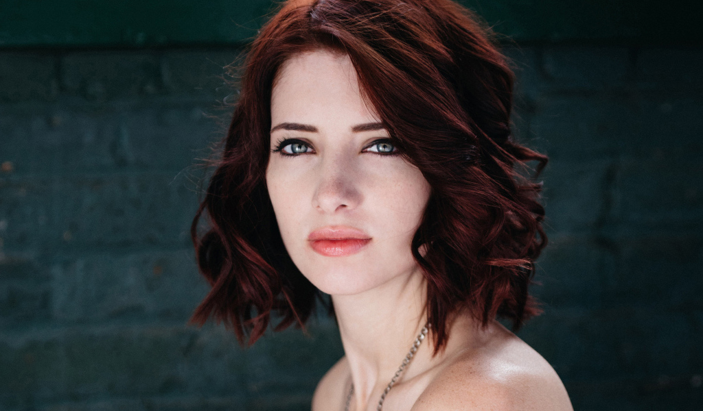 Молодая девушка модель Сьюзан Коффи