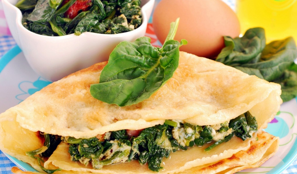 Аппетитные блинчики с зеленью на Масленицу 