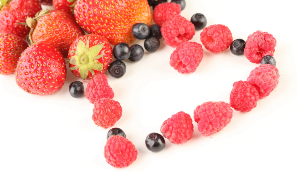 Съедобное сердечко из малины