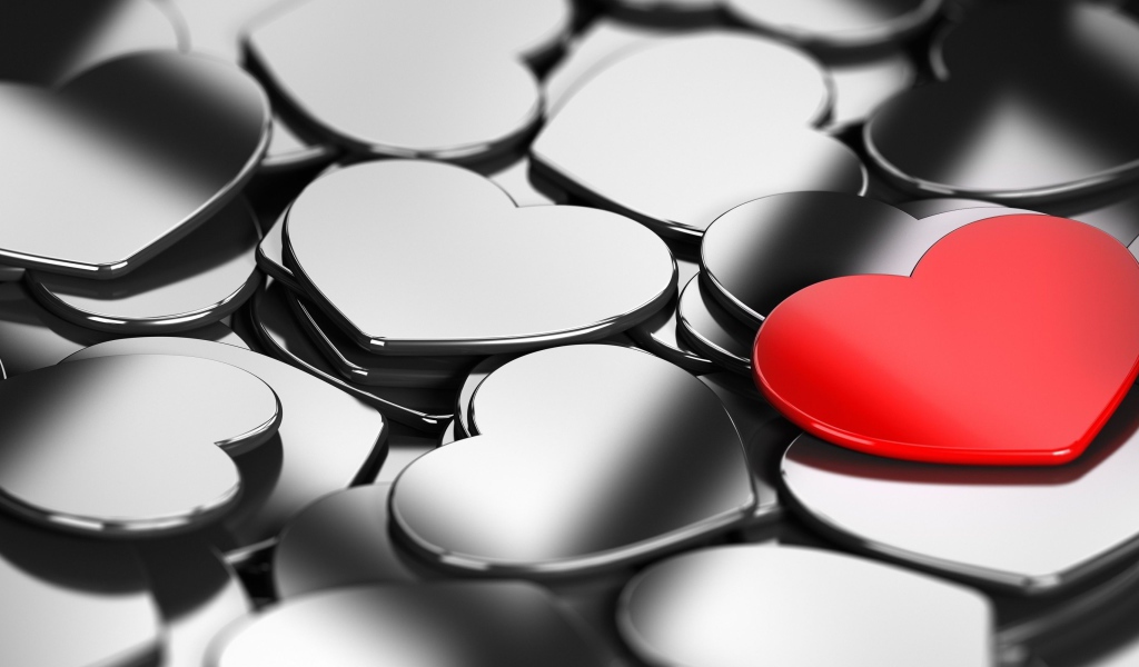 Красное сердечком среди холодных серых