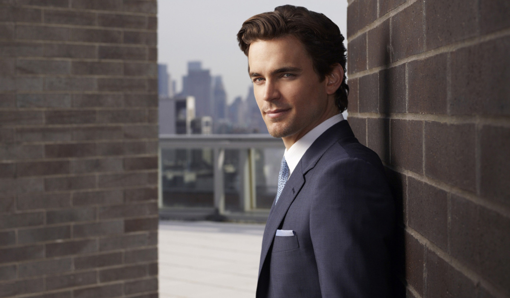 Стильный голубоглазый актер Мэтт Бомер 