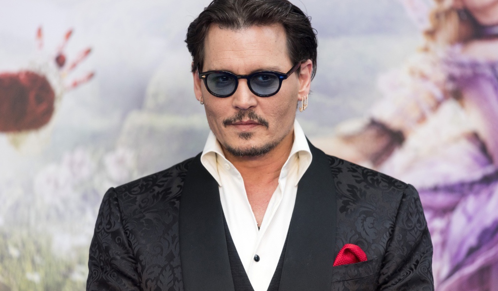 Стильный популярный актер Джонни Депп